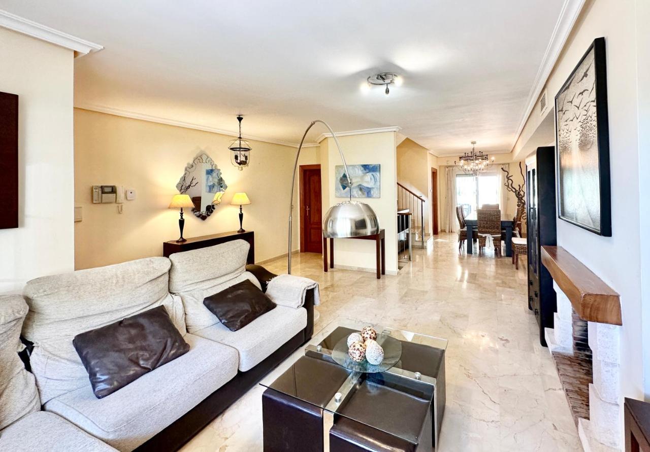 El Arenal Townhouse By The Beach With Swimming Pool - Eaw Homes 마르베야 외부 사진